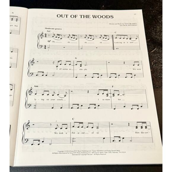 Taylor Swift 1989 Songbook Piano Vocal Guitar Chords Hal Leonard Sheet Music - Picture 5 of 10